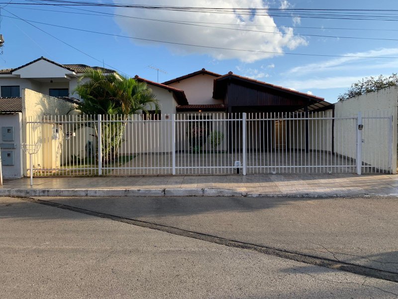 Casa à venda Centro com 600m² e 5 quartos por R$ 1.400.000 - 1555510485-03.jpeg