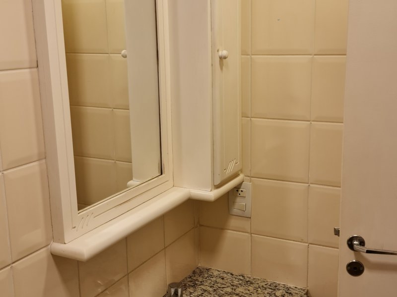 Apartamento à venda Alto de Pinheiros com 57m² e 2 quartos por R$ 670.000 - 1221226091-lavabo2.jpg