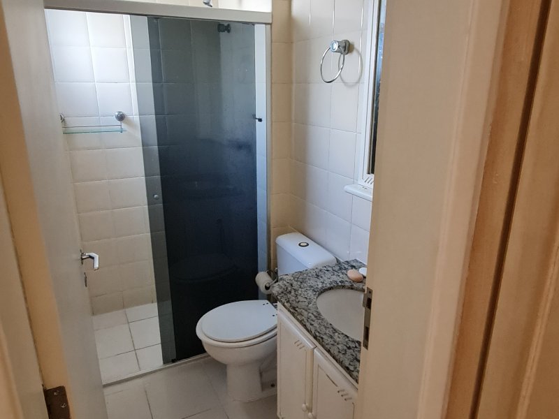 Apartamento à venda Alto de Pinheiros com 57m² e 2 quartos por R$ 670.000 - 440260773-banheiro2.jpg