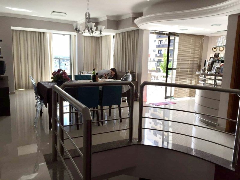 Cobertura à venda Centro com 298m² e 4 quartos por R$ 998.000 - 358259461-6d0f36cb-319c-4f1e-bb6b-76e28e3ed2bc.jpeg