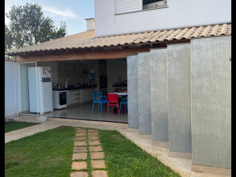 Casa à venda Centro com 344m² e 5 quartos por R$ 1.300.000 - 312645437-area-externa-passarela.jpeg