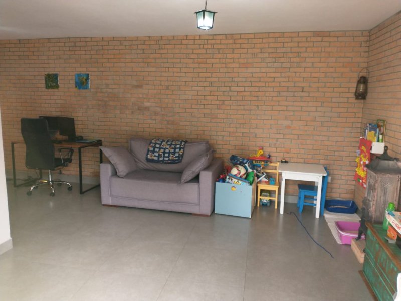 Casa à venda Ahú com 170m² e 3 quartos por R$ 699.000 - 491991964-whatsapp-image-2022-04-23-at-20.jpeg