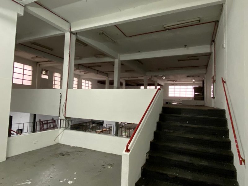 Comercial à venda Consolação com 999m² e 1 quarto por R$ 6.380.000 - 1450656558-escada-mezanino.jpeg