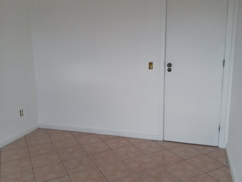Apartamento à venda Vila Valqueire com 86m² e 2 quartos por R$ 600.000 - 1532314011-quarto-2-angulo-porta.jpg
