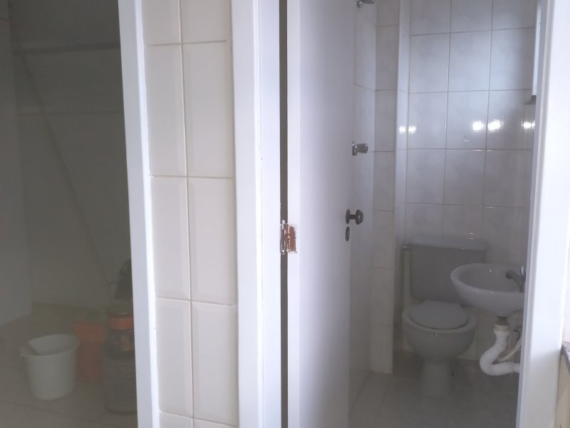 Apartamento à venda Vila Valqueire com 86m² e 2 quartos por R$ 600.000 - 1857027760-banheiro-e-quarto.jpg