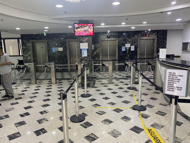 Comercial à venda Jardim do Mar com 70m² e 1 quarto por R$ 400.000 - 1785879231-portaria.jpg