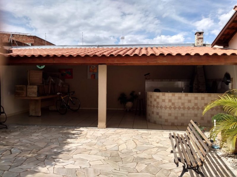 Casa à venda Jardim Luiza II com 314m² e 3 quartos por R$ 680.000 - 2087083772-7e58d9c9-1540-4f57-b1da-e835992403e4.jpeg