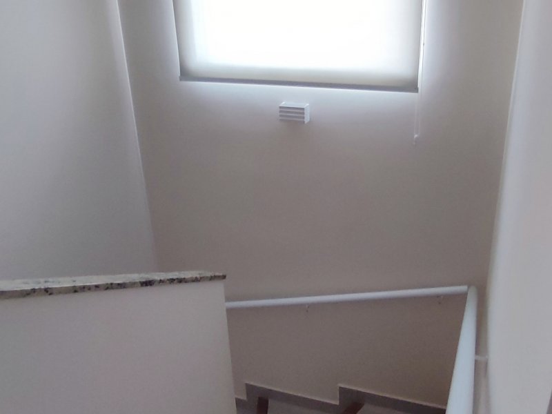 Casa à venda Jardim Maristela com 150m² e 3 quartos por R$ 750.000 - 1579157011-2-corredor-escada-6.jpg