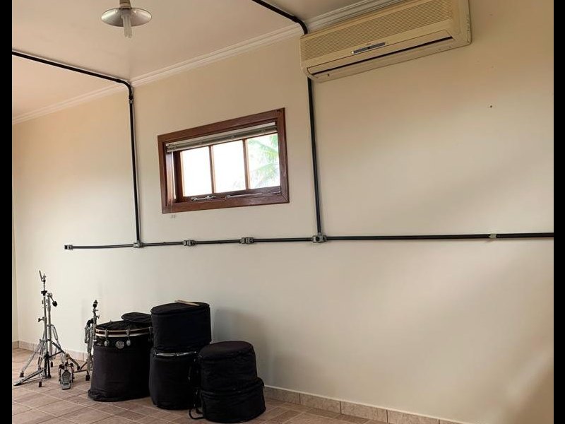 Casa de condomínio à venda Portal do Sabiá com 440m² e 5 quartos por R$ 1.499.999 - 1910470498-salao-ii.jpeg