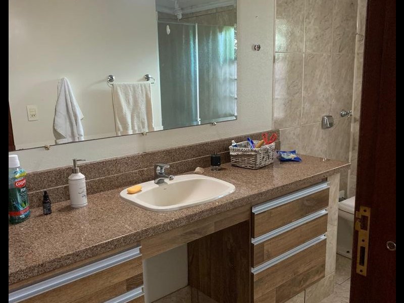 Casa de condomínio à venda Portal do Sabiá com 440m² e 5 quartos por R$ 1.499.999 - 1930383011-banheiro-1-i.jpeg