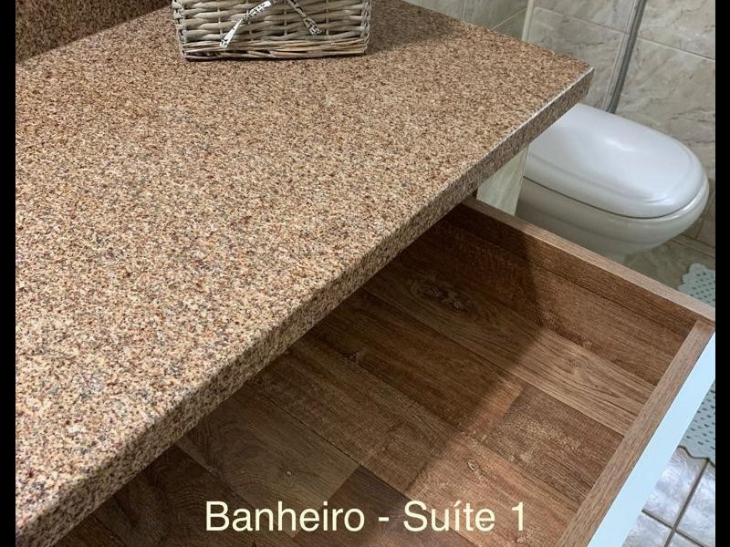 Casa de condomínio à venda Portal do Sabiá com 440m² e 5 quartos por R$ 1.499.999 - 1980613368-banheiro-1-iv.jpeg