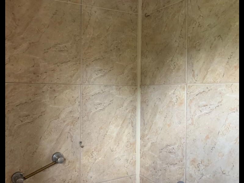 Casa de condomínio à venda Portal do Sabiá com 440m² e 5 quartos por R$ 1.499.999 - 372780295-banheiro-1-iii.jpeg