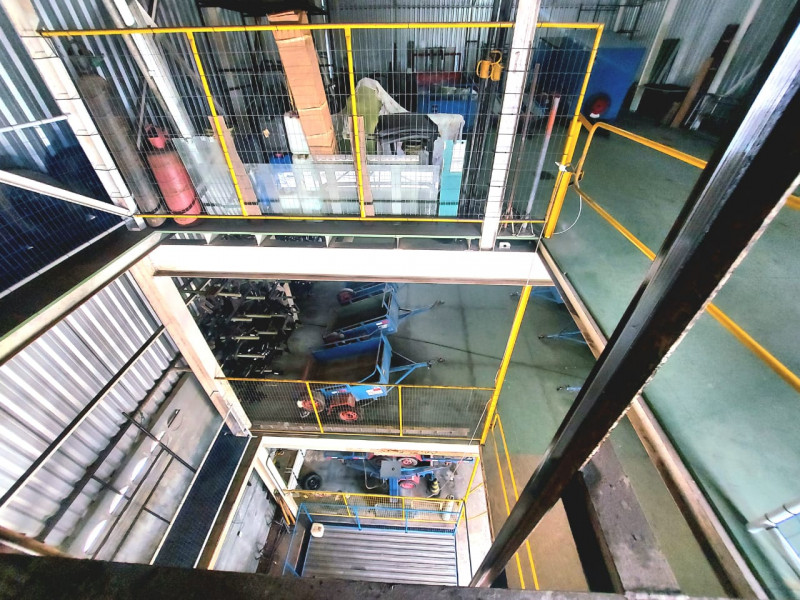 Comercial à venda Casa Caiada com 1000m² e 1 quarto por R$ 2.500.000 - 1586670398-vista-de-cima-3o-pavimento-do-elevador.jpeg