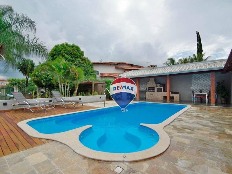 Casa de condomínio à venda Centro com 856m² e 3 quartos por R$ 1.200.000 - 2104076663-37dc830f49be6511eacd44c64214845b.jpg