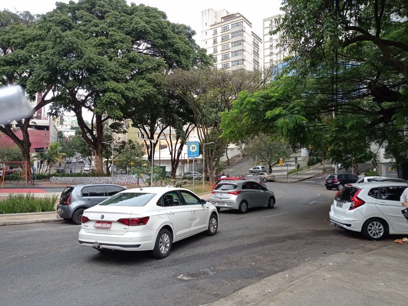 Apartamento à venda Gutierrez com 210m² e 4 quartos por R$ 1.030.000 - 14347373-vista-praca-1.jpg