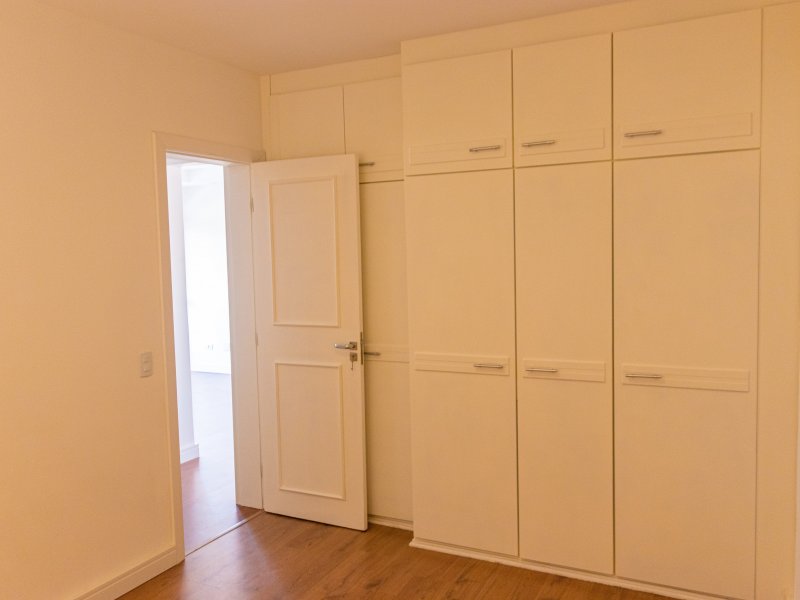 Apartamento à venda Juvevê com 145m² e 4 quartos por R$ 780.000 - 357160922-quarto-4.jpg