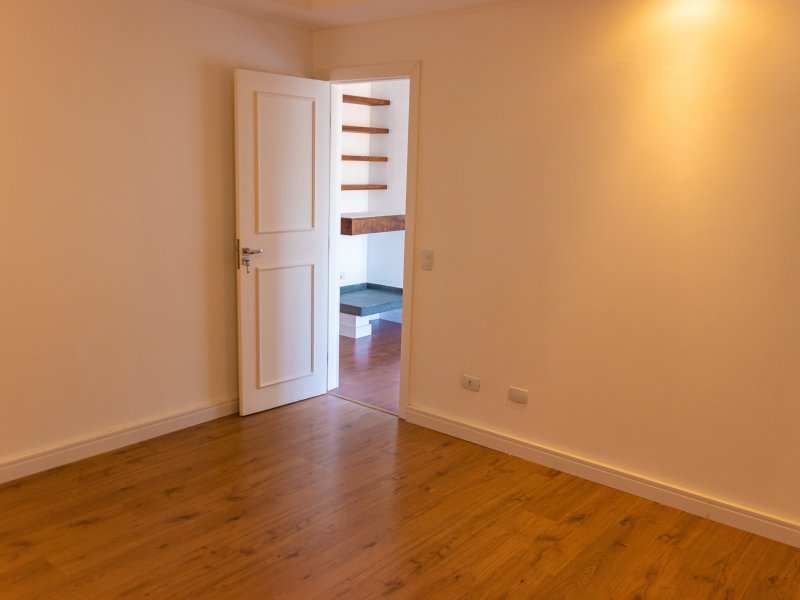 Apartamento à venda Juvevê com 145m² e 4 quartos por R$ 780.000 - 455205955-quarto-sala.jpg