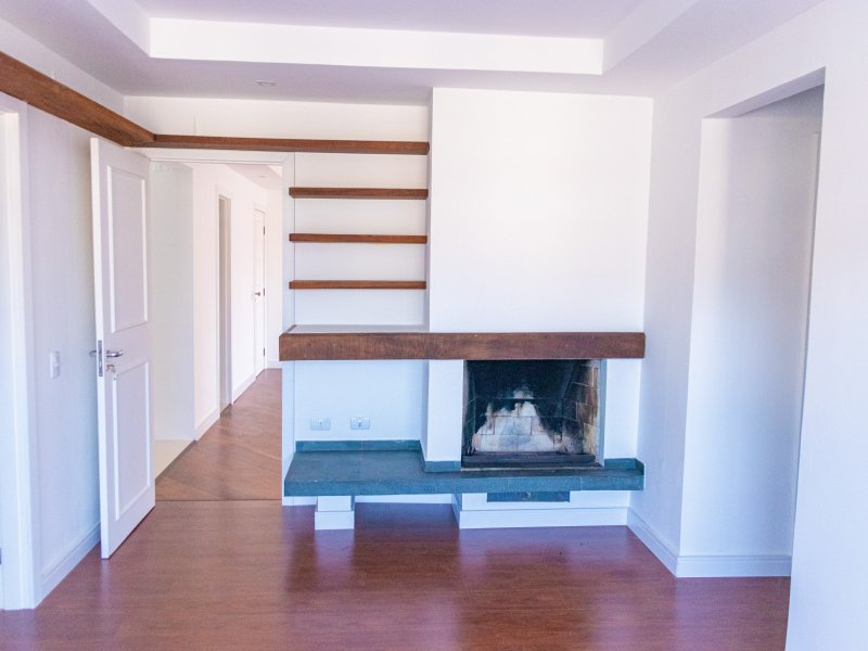 Apartamento à venda Juvevê com 145m² e 4 quartos por R$ 780.000 - 490167416-sala-com-lareira-5.jpg