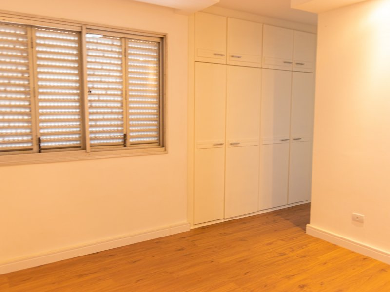 Apartamento à venda Juvevê com 145m² e 4 quartos por R$ 780.000 - 588285752-quarto-closet-2.jpg