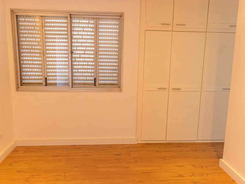 Apartamento à venda Juvevê com 145m² e 4 quartos por R$ 780.000 - 776098088-quarto-6.jpg