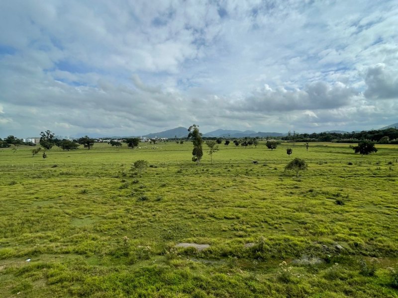 Apartamento à venda Itaipava com 50m² e 2 quartos por R$ 215.000 - 1529895781-whatsapp-image-2022-05-30-at-15.jpeg