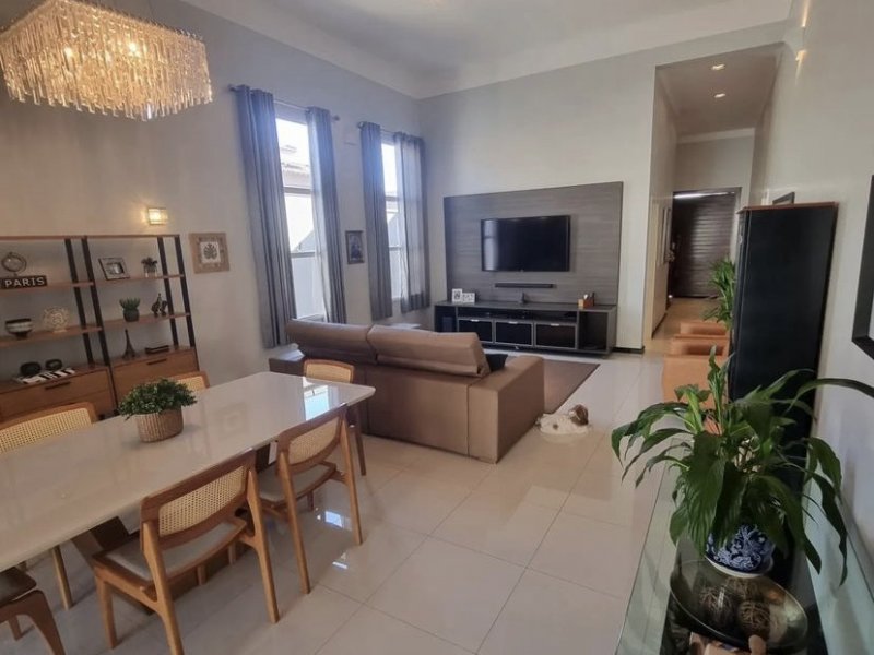 Casa de condomínio à venda Parque Res Damha com 240m² e 3 quartos por R$ 1.490.000 - 1051448438-a2c77de4-c9de-42a7-8fea-e7ed25179074.jpeg