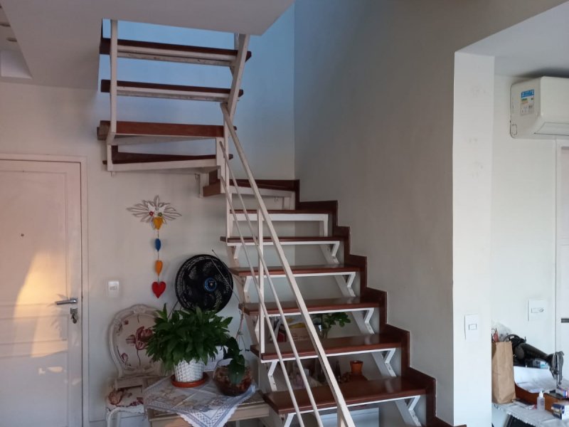 Cobertura à venda Barra da Tijuca com 150m² e 2 quartos por R$ 1.498.000 - 2108696087-escada.jpeg