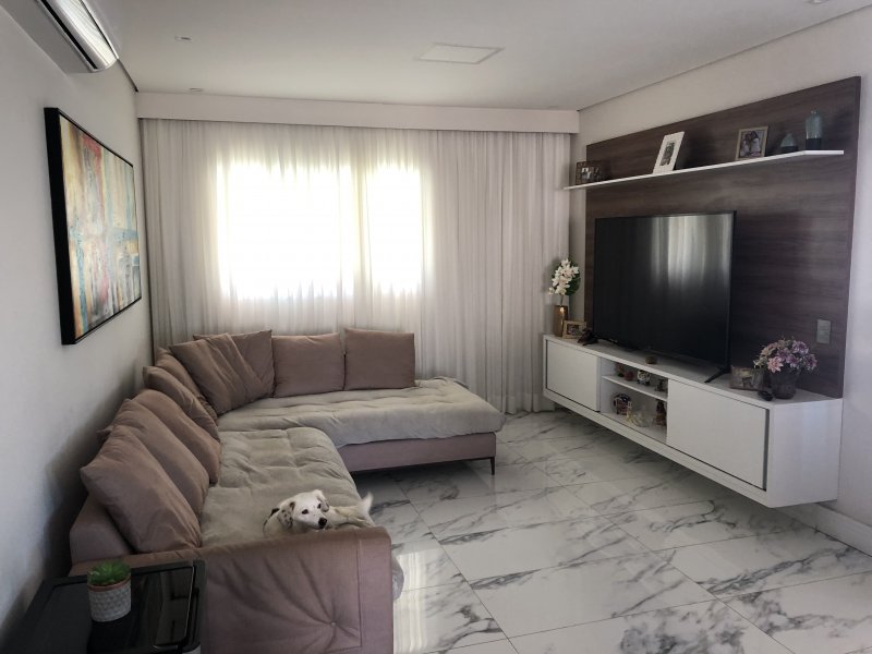 Chácara à venda Vila Paraíso com 2000m² e 4 quartos por R$ 1.000.000 - 1073955675-99dd160a-4297-43c2-b69f-ab365a86d8be.jpeg