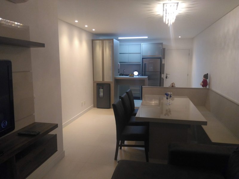 Apartamento à venda Ingleses do Rio Vermelho com 72m² e 2 quartos por R$ 699.000 - 1600112843-img-20181226-222607479.jpg