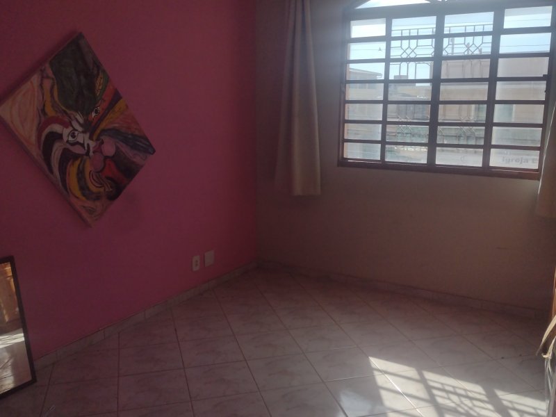 Casa à venda Centro com 244m² e 5 quartos por R$ 780.000 - 1945334920-img-20220618-094855.jpg