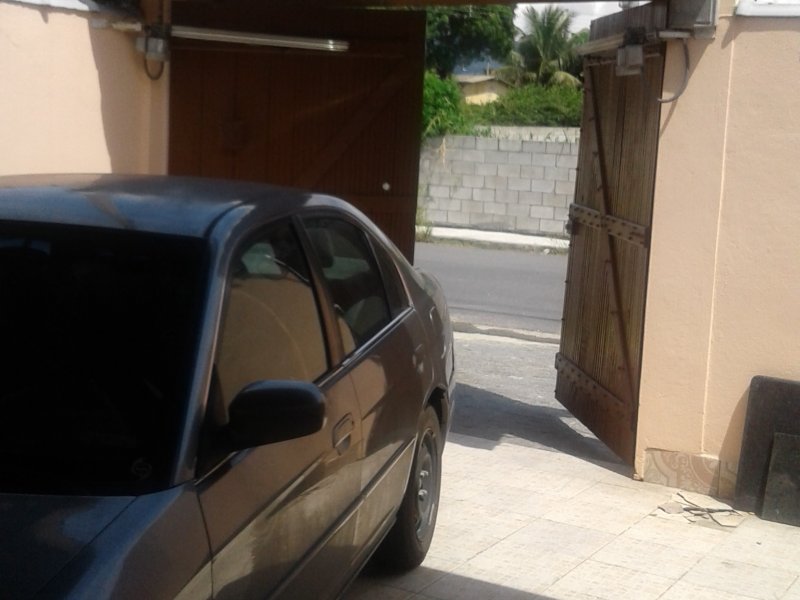 Casa à venda Praia das Palmeiras com 194m² e 2 quartos por R$ 390.000 - 1854598467-garagem.jpg