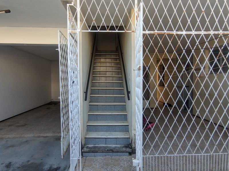 Casa à venda Cidade dos Funcionários com 310m² e 3 quartos por R$ 550.000 - 1099167001-imovel001-8-garagem-area-servico-foto05.jpg