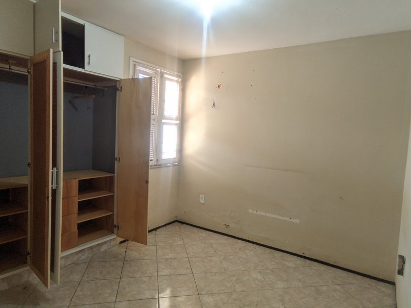 Casa à venda Cidade dos Funcionários com 310m² e 3 quartos por R$ 550.000 - 1291035913-imovel001-5-quartos-terreo-foto03.jpg