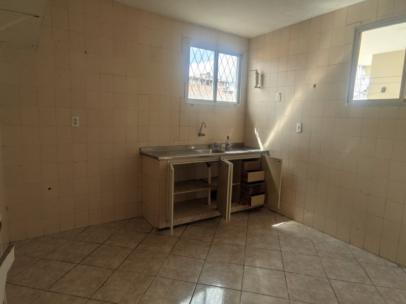 Casa à venda Cidade dos Funcionários com 310m² e 3 quartos por R$ 550.000 - 1314994642-imovel001-7-cozinha-foto03.jpg