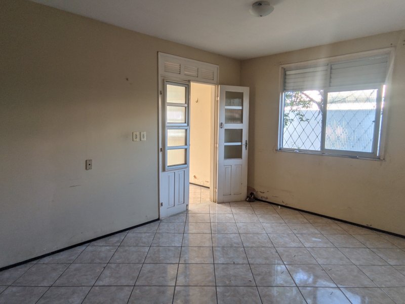 Casa à venda Cidade dos Funcionários com 310m² e 3 quartos por R$ 550.000 - 1335033540-imovel001-3-sala-foto03.jpg