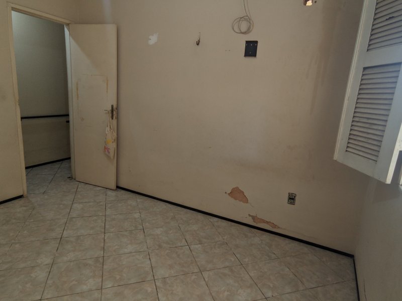 Casa à venda Cidade dos Funcionários com 310m² e 3 quartos por R$ 550.000 - 1843609202-imovel001-5-quartos-terreo-foto02.jpg