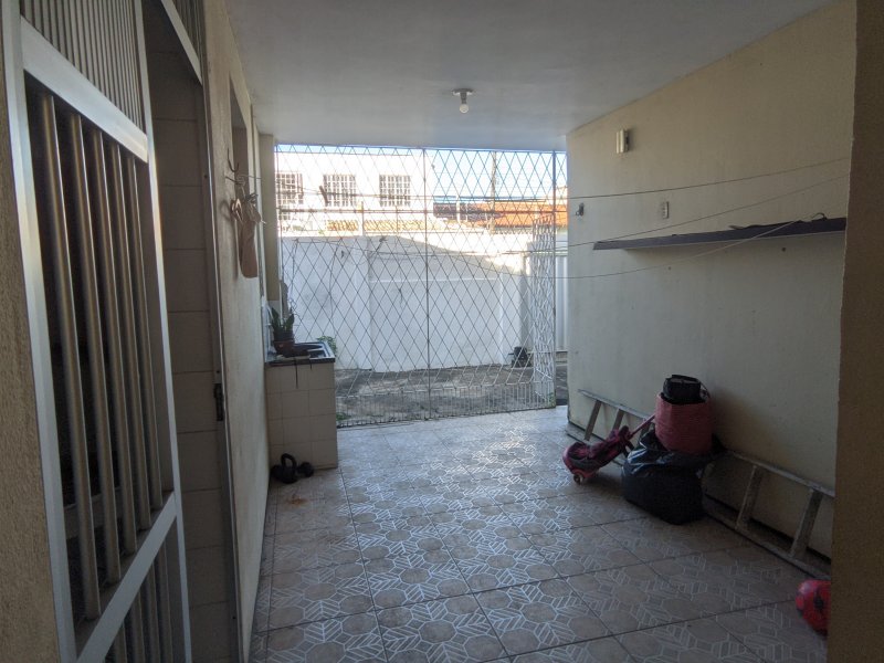 Casa à venda Cidade dos Funcionários com 310m² e 3 quartos por R$ 550.000 - 275584598-imovel001-8-garagem-area-servico-foto02.jpg