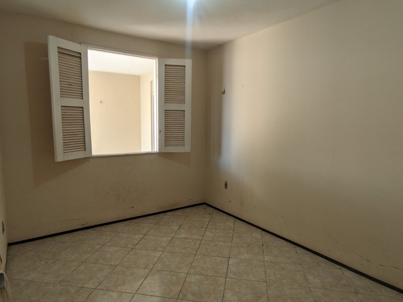 Casa à venda Cidade dos Funcionários com 310m² e 3 quartos por R$ 550.000 - 752985337-imovel001-5-quartos-terreo-foto01.jpg