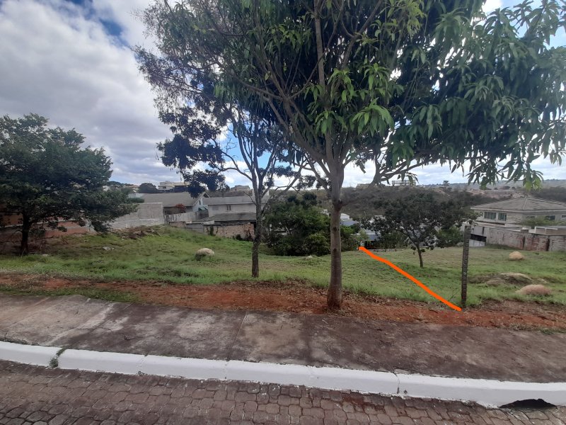 Terreno à venda Centro com 727m² e 1 quarto por R$ 440.000 - 289723932-inked20220605-125610-editado.jpg