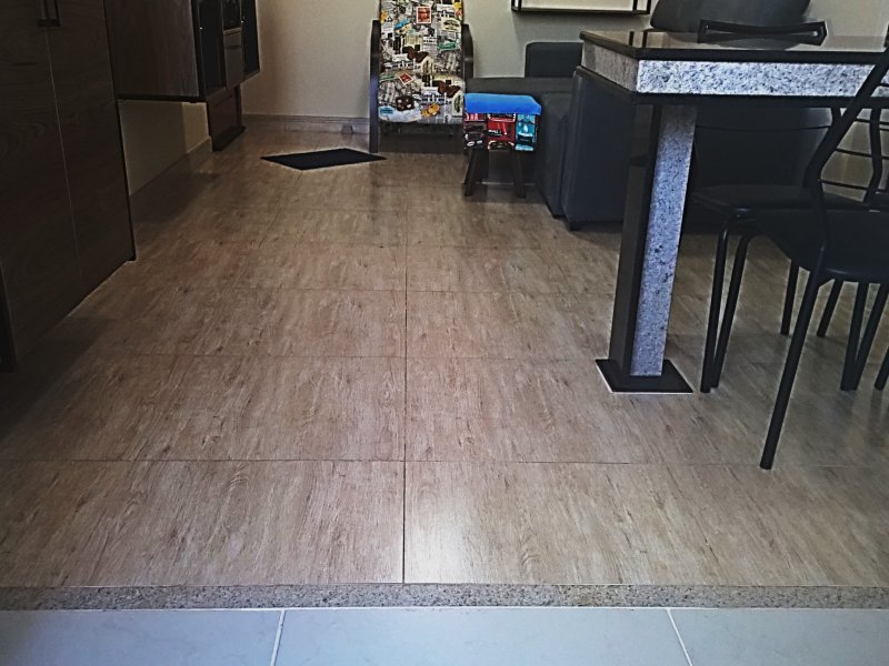 Apartamento à venda Vila Santana com 47m² e 2 quartos por R$ 210.000 - 331139671-piso.jpg