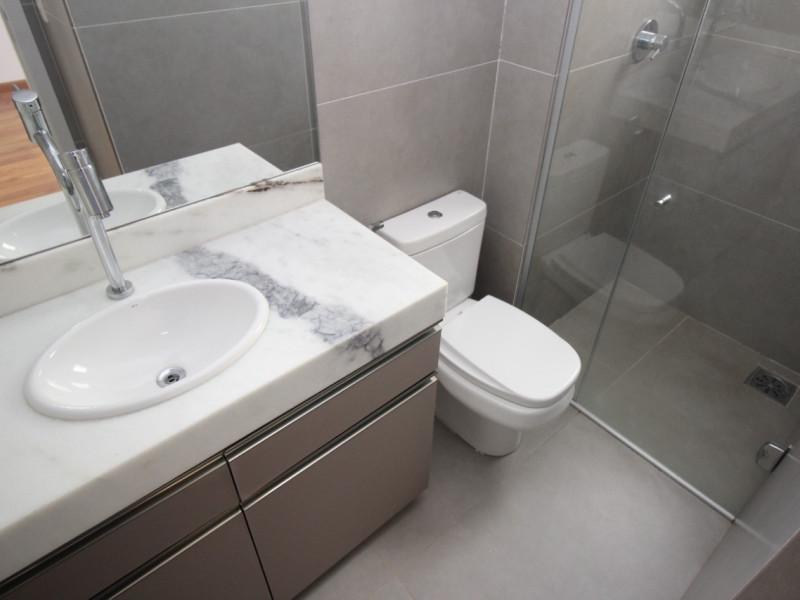 Apartamento à venda Sion com 67m² e 2 quartos por R$ 650.000 - banho-suite.jpeg