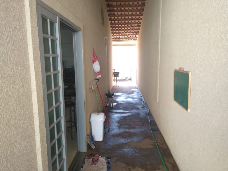 Casa à venda Residencial Campus com 205m² e 3 quartos por R$ 270.000 - 1888750819-corredor.jpeg