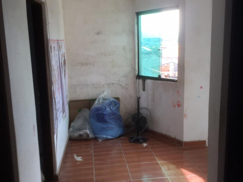 Casa à venda Vila Paulista com 500m² e 4 quartos por R$ 350.000 - 442109620-photo-2022-06-08-19-24-37-26.jpg