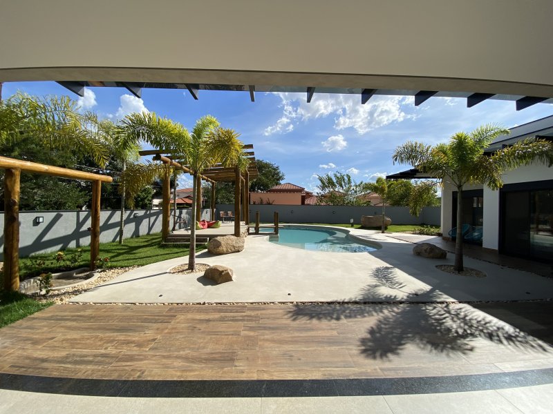 Casa de condomínio à venda Vivendas do Lago com 350m² e 3 quartos por R$ 2.990.000 - 1704579265-1462bf19-e4de-4bb6-a6d6-be0a4742dc18.jpeg