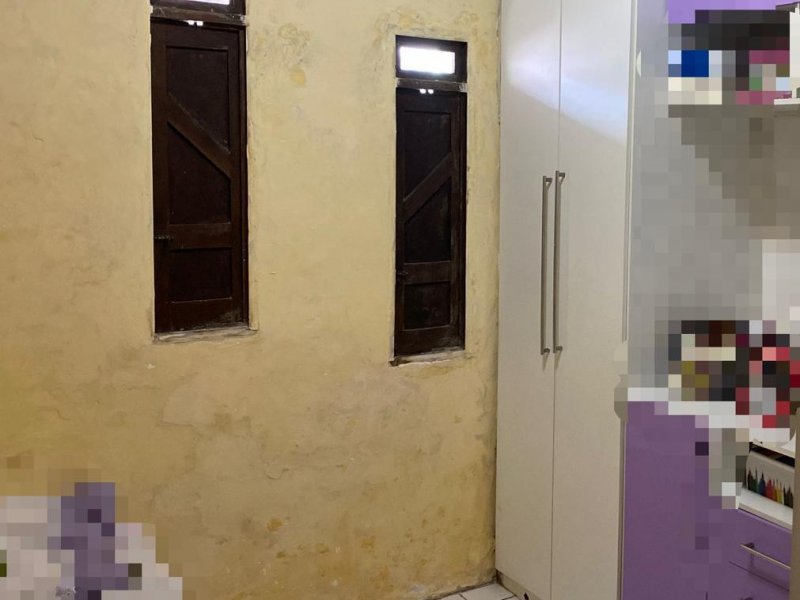 Casa à venda Centro com 420m² e 2 quartos por R$ 300.000 - 2028683086-98518944-39e8-42a0-bdec-0e137364ccac.jpeg