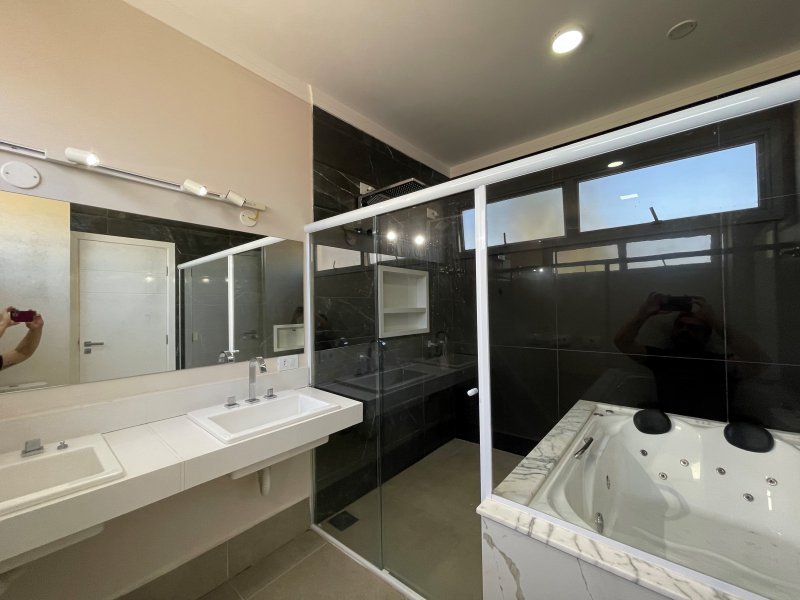 Casa de condomínio à venda Village Limeira com 300m² e 3 quartos por R$ 18.000 - 1383801998-banheiro-canto-1.jpg