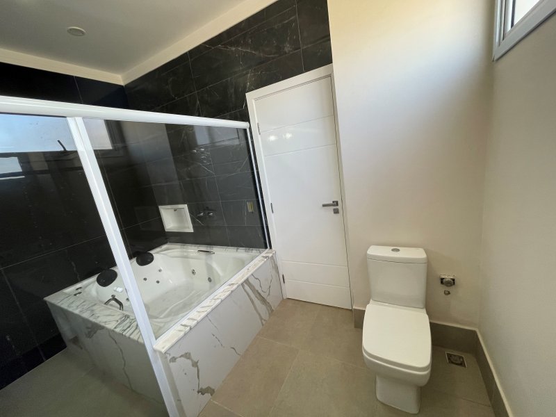 Casa de condomínio à venda Village Limeira com 300m² e 3 quartos por R$ 18.000 - 1637001823-banheiro-canto-2.jpg