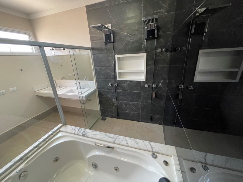 Casa de condomínio à venda Village Limeira com 300m² e 3 quartos por R$ 18.000 - 1639067872-banheiro-canto-4.jpg