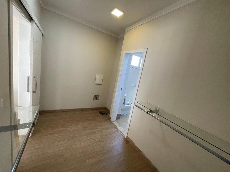 Casa de condomínio à venda Village Limeira com 300m² e 3 quartos por R$ 18.000 - 784204659-closet-canto-3-4.jpg