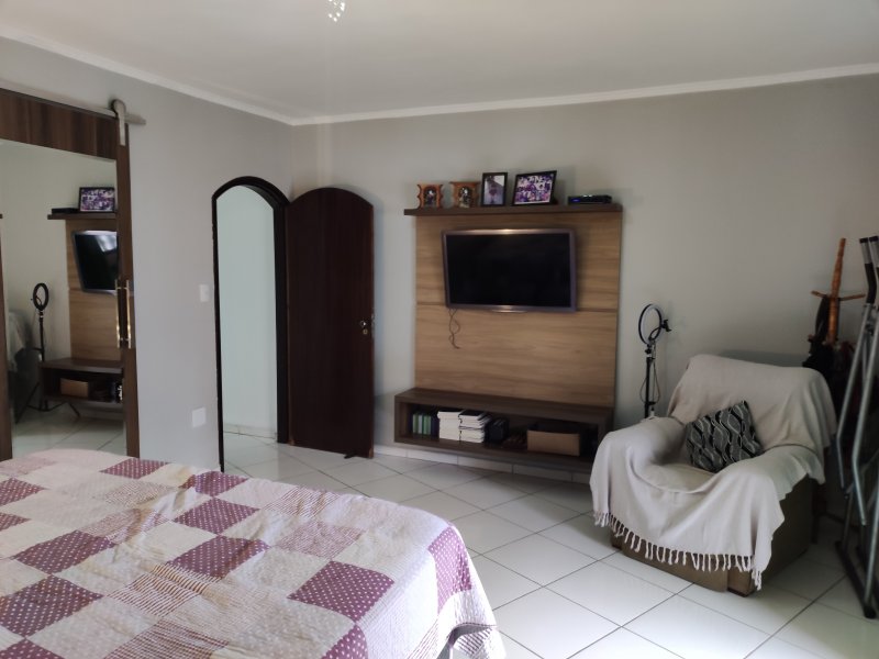 Casa à venda Jardim N. Sra. do Carmo com 220m² e 3 quartos por R$ 650.000 - 1165785511-img-20220806-104001.jpg
